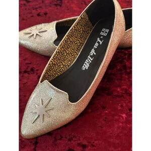 Lux de Ville x TUK flats